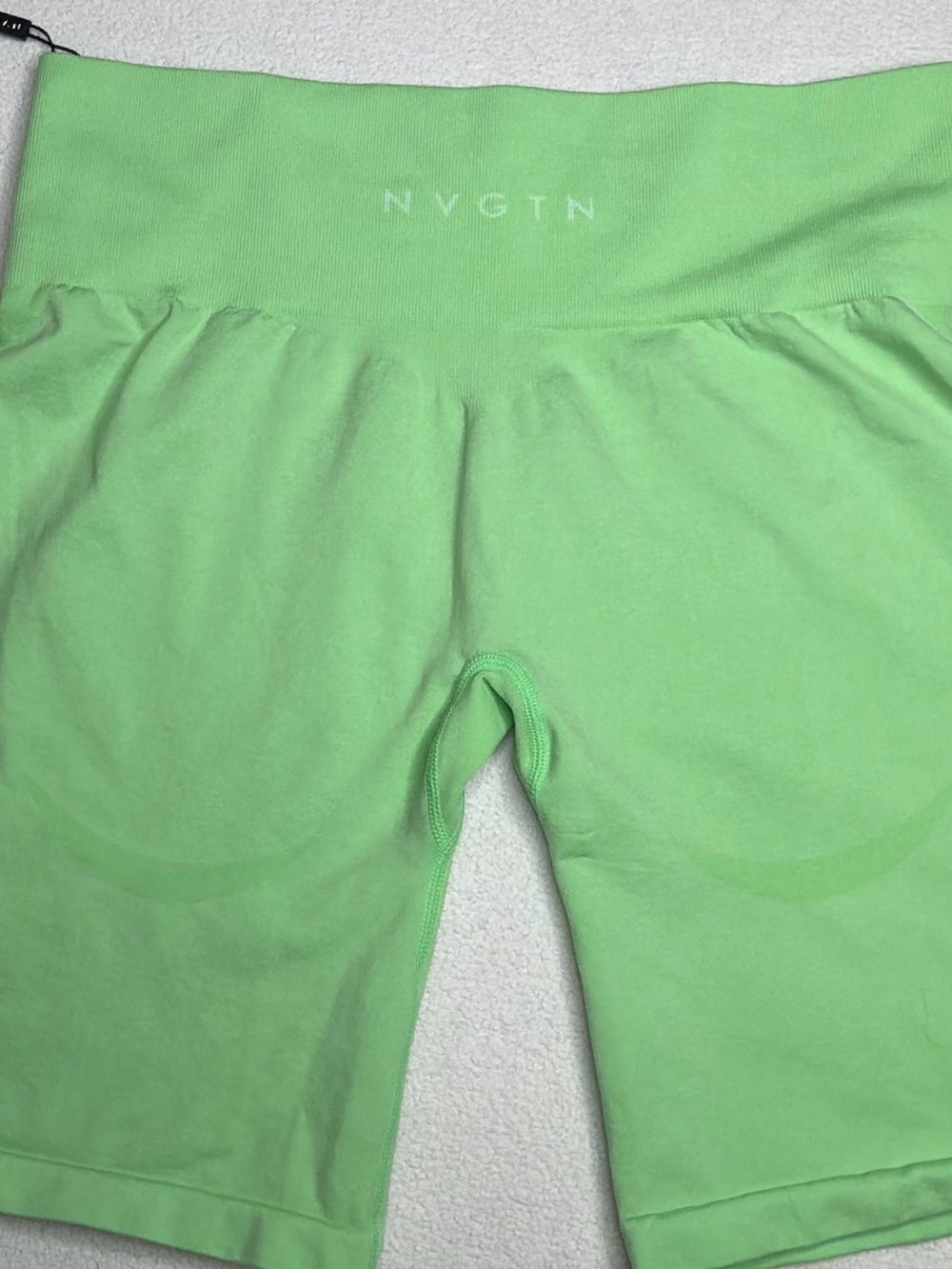 ✨NWT✨NVGTN Mid Rise Contour Seamless Shorts•💚Pistachio - Picture 9 of 15